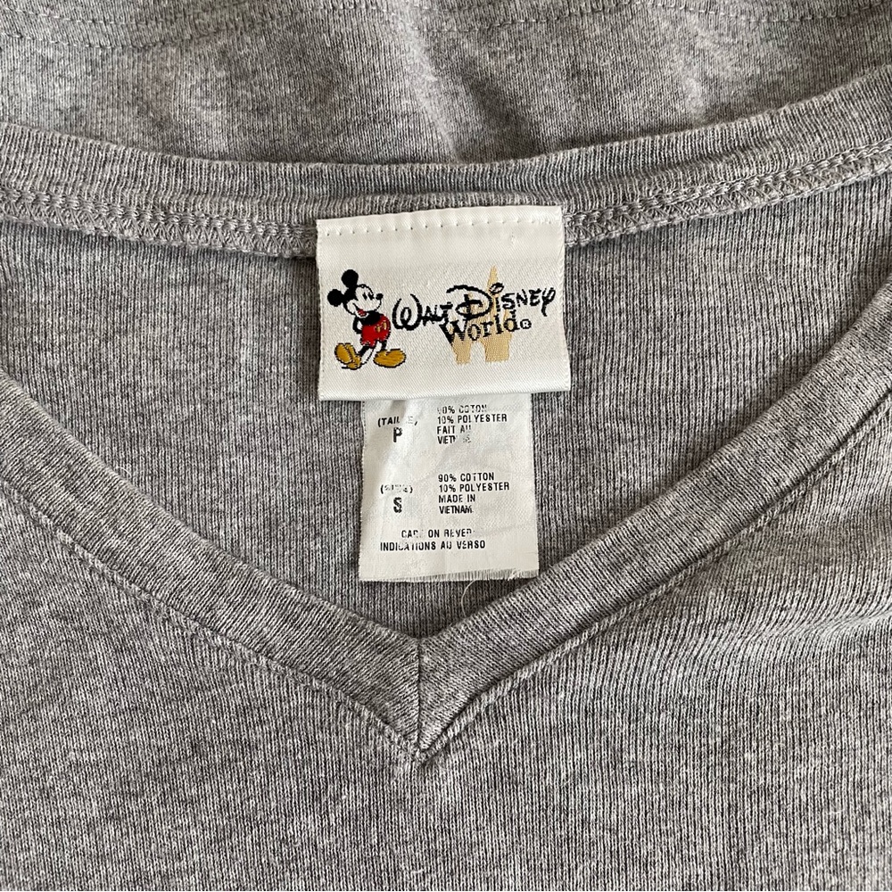Walt Disney World Vintage Y2K Grey V-Neck Short Sleeve Top Size Small - Picture 10 of 11